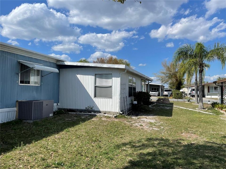 For Sale: $140,000 (2 beds, 2 baths, 840 Square Feet)