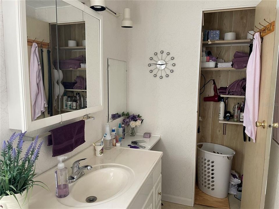 For Sale: $140,000 (2 beds, 2 baths, 840 Square Feet)