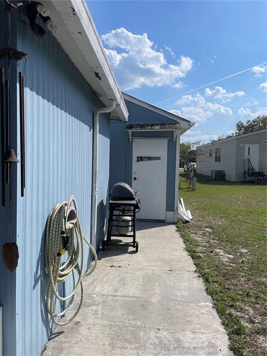 For Sale: $140,000 (2 beds, 2 baths, 840 Square Feet)