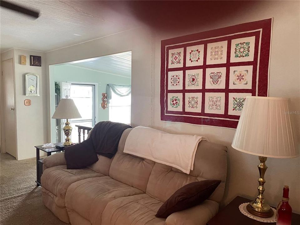 For Sale: $140,000 (2 beds, 2 baths, 840 Square Feet)