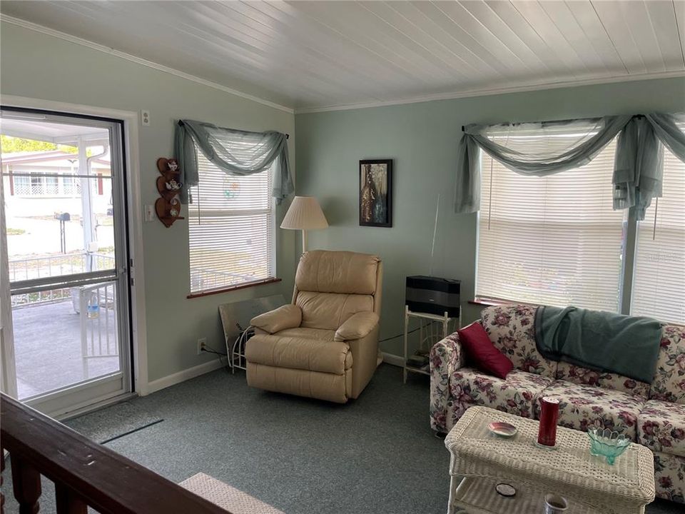 For Sale: $140,000 (2 beds, 2 baths, 840 Square Feet)