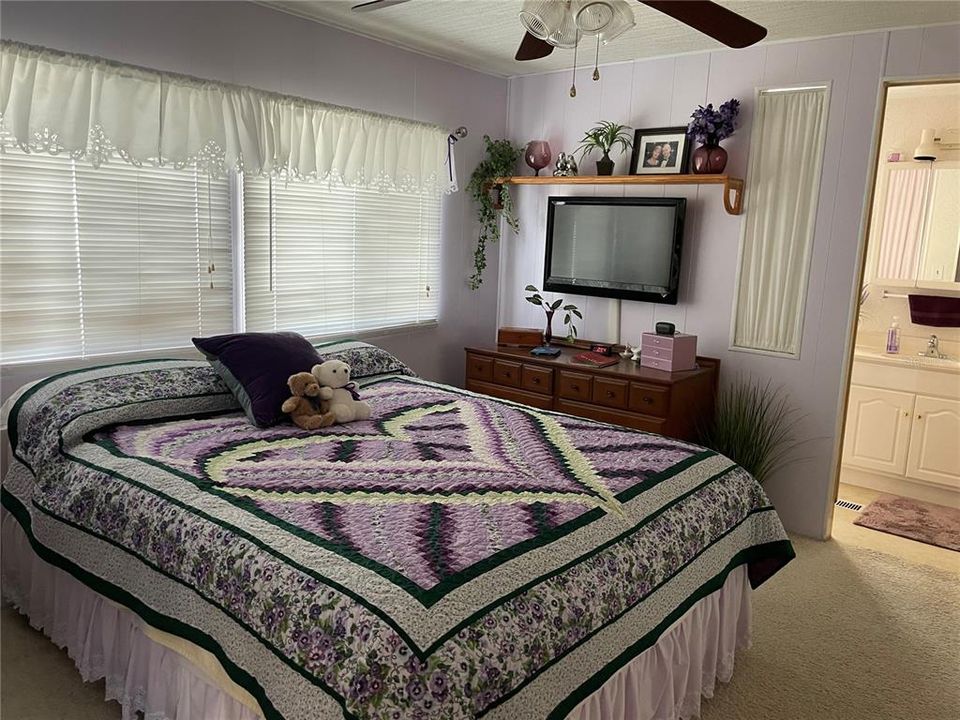 For Sale: $140,000 (2 beds, 2 baths, 840 Square Feet)