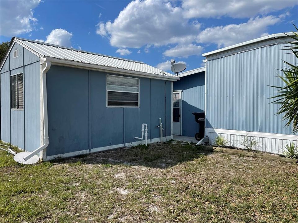 For Sale: $140,000 (2 beds, 2 baths, 840 Square Feet)