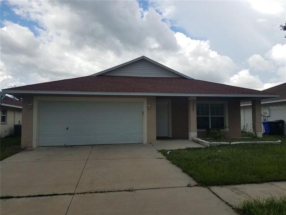 Recientemente alquilado: $1,900 (3 camas, 2 baños, 1464 Pies cuadrados)