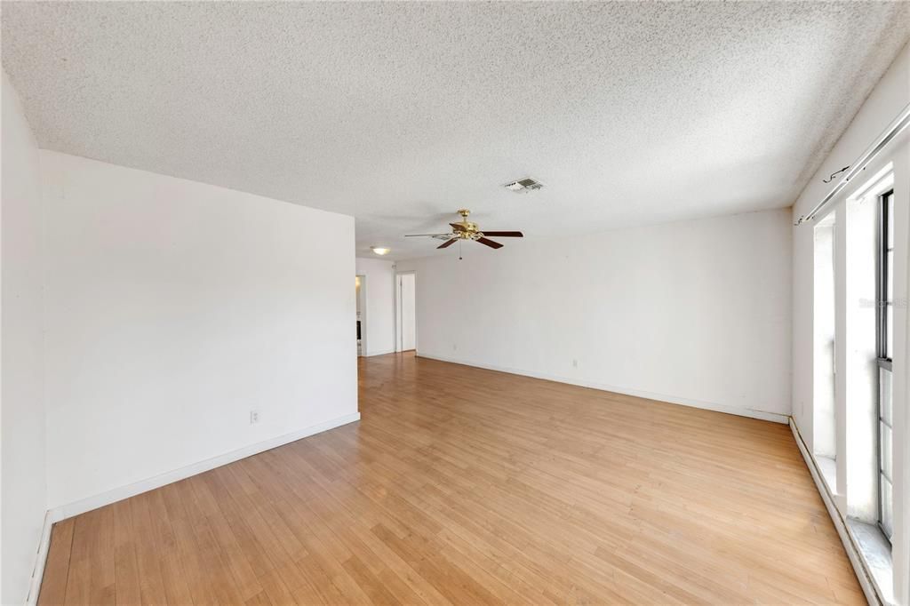 На продажу: $355,000 (3 спален, 2 ванн, 2014 Квадратных фут)