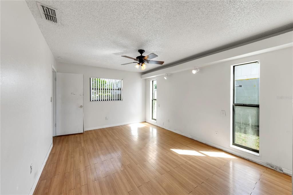 На продажу: $355,000 (3 спален, 2 ванн, 2014 Квадратных фут)