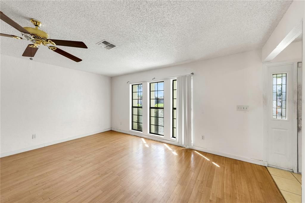 На продажу: $355,000 (3 спален, 2 ванн, 2014 Квадратных фут)