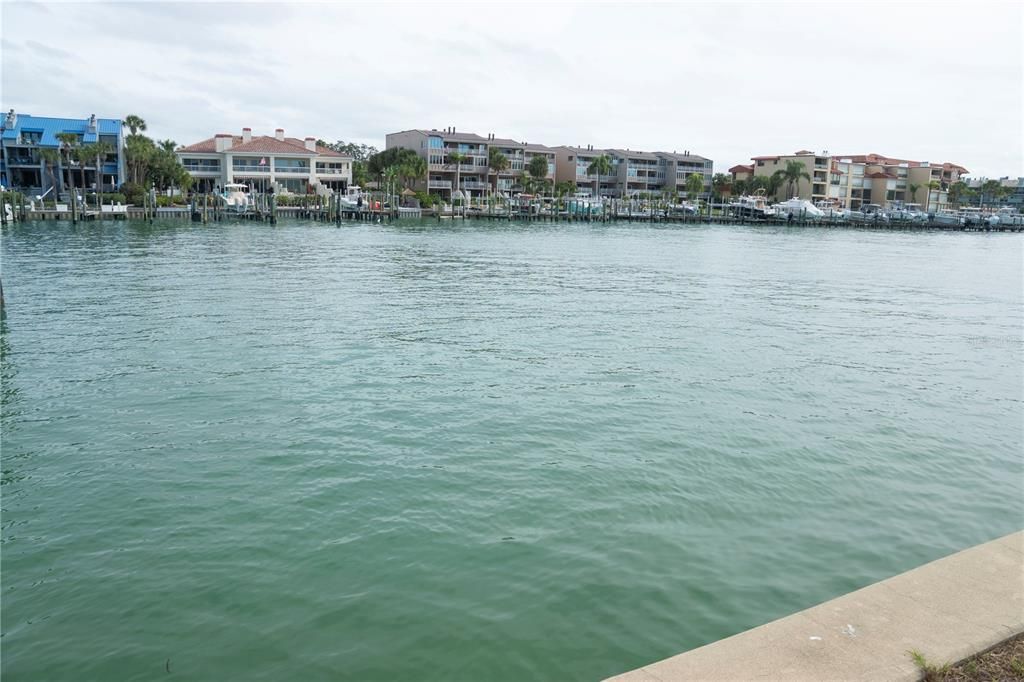 En Venta: $2,300,000 (0.45 acres)