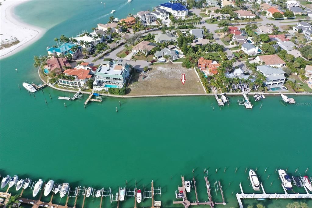 En Venta: $2,300,000 (0.45 acres)