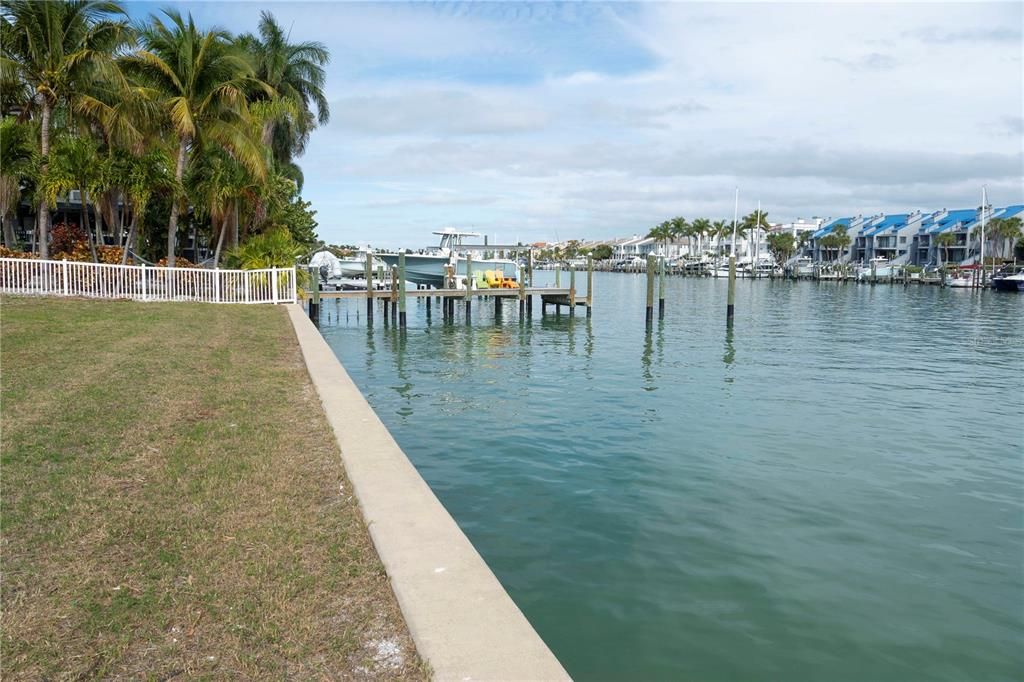 En Venta: $2,300,000 (0.45 acres)