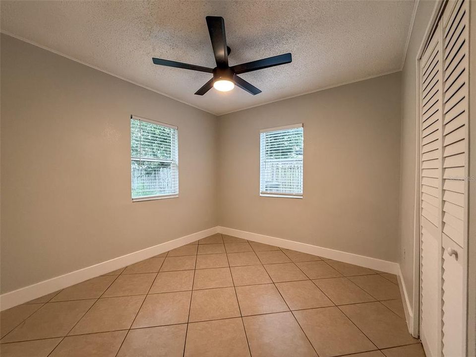 For Sale: $249,900 (3 beds, 1 baths, 818 Square Feet)