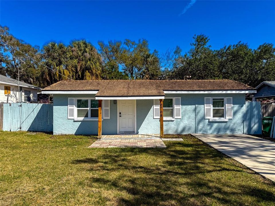 For Sale: $249,900 (3 beds, 1 baths, 818 Square Feet)