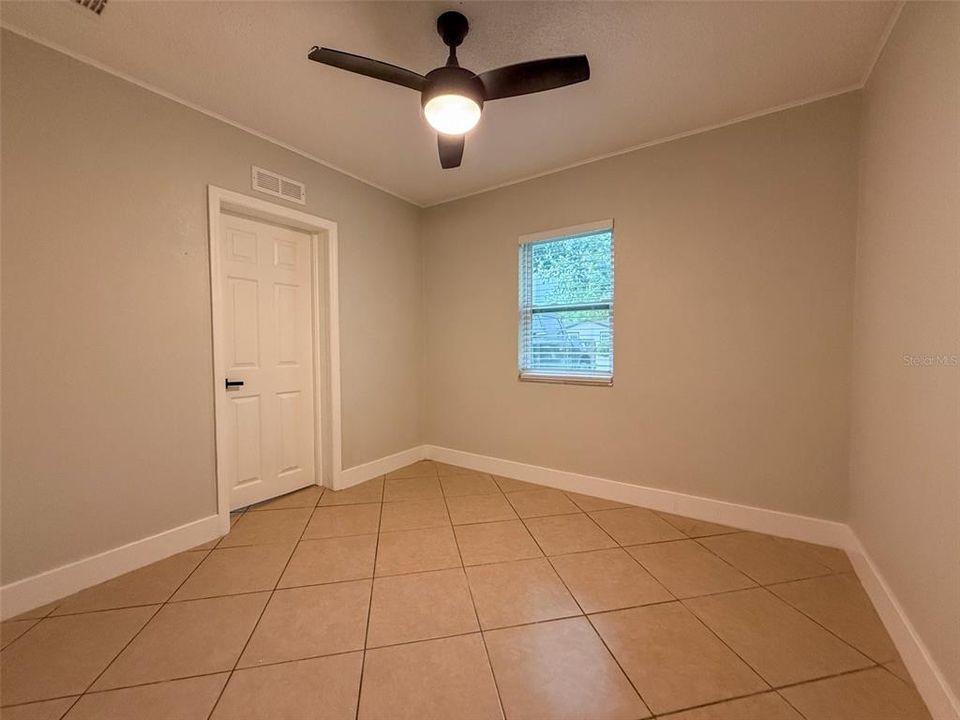 For Sale: $249,900 (3 beds, 1 baths, 818 Square Feet)