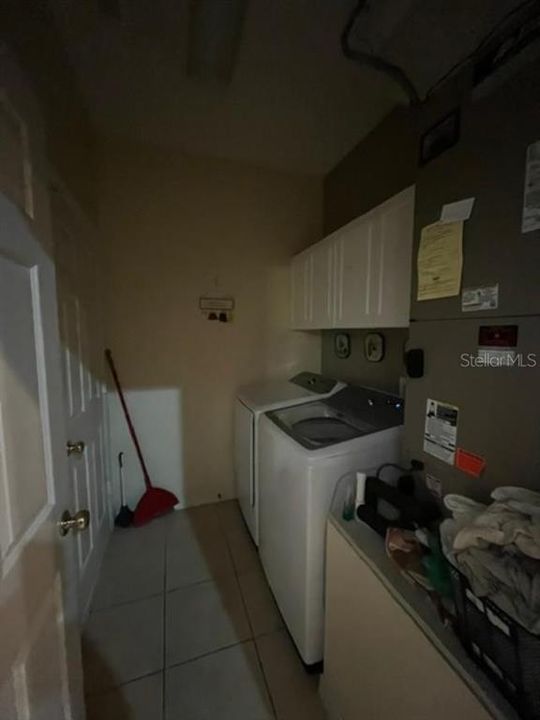 待售: $460,000 (4 贝兹, 2 浴室, 1985 平方英尺)