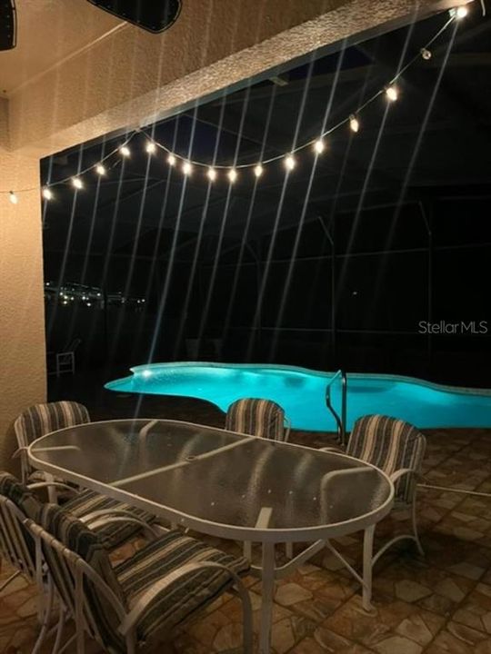 待售: $460,000 (4 贝兹, 2 浴室, 1985 平方英尺)