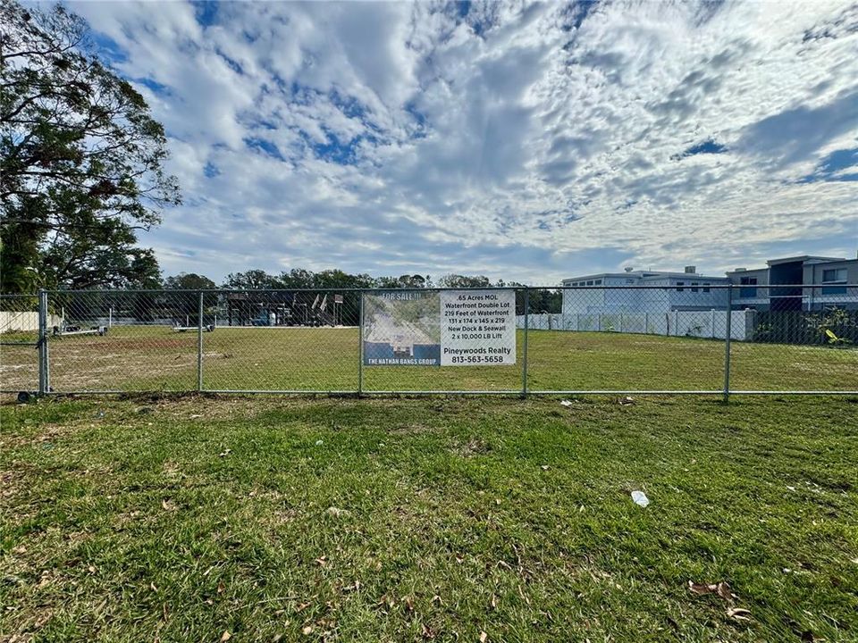 For Sale: $3,600,000 (0.64 acres)