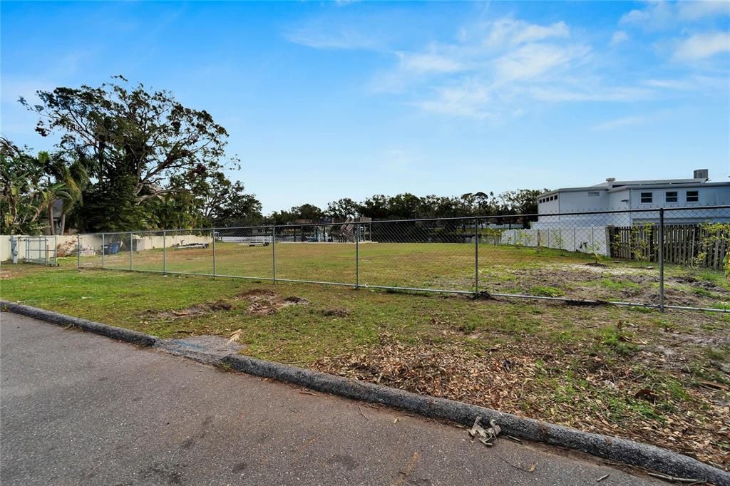 For Sale: $3,600,000 (0.64 acres)