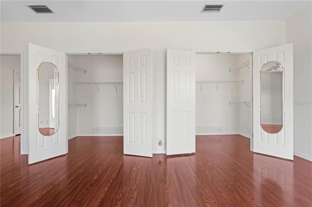 En Venta: $1,255,000 (5 camas, 6 baños, 4176 Pies cuadrados)