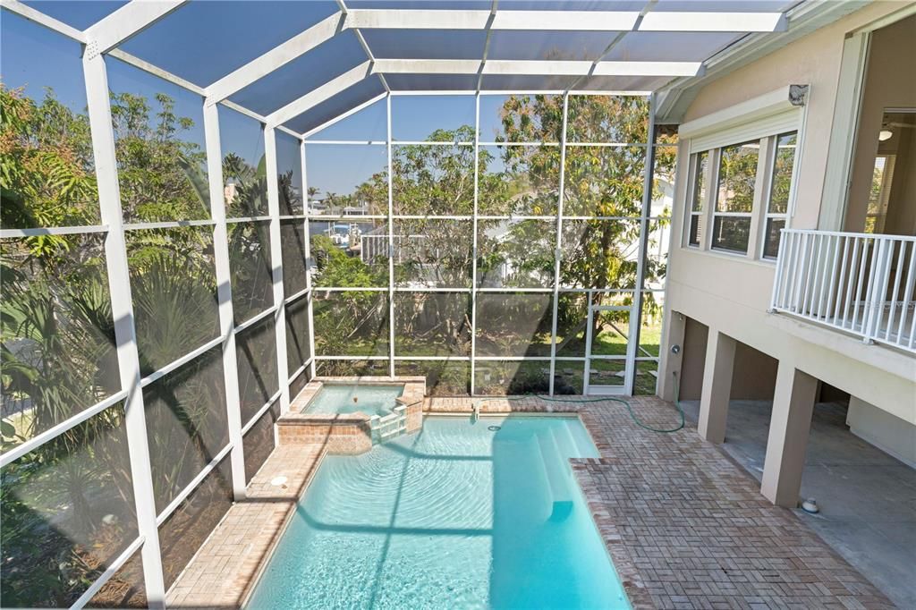 En Venta: $1,255,000 (5 camas, 6 baños, 4176 Pies cuadrados)
