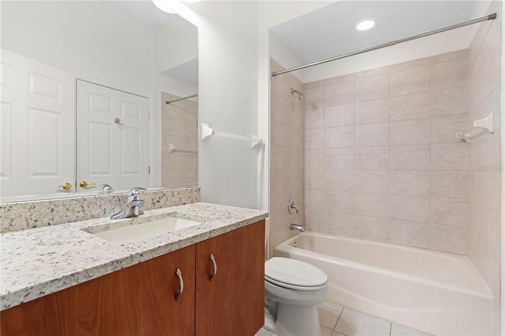 En Venta: $1,255,000 (5 camas, 6 baños, 4176 Pies cuadrados)