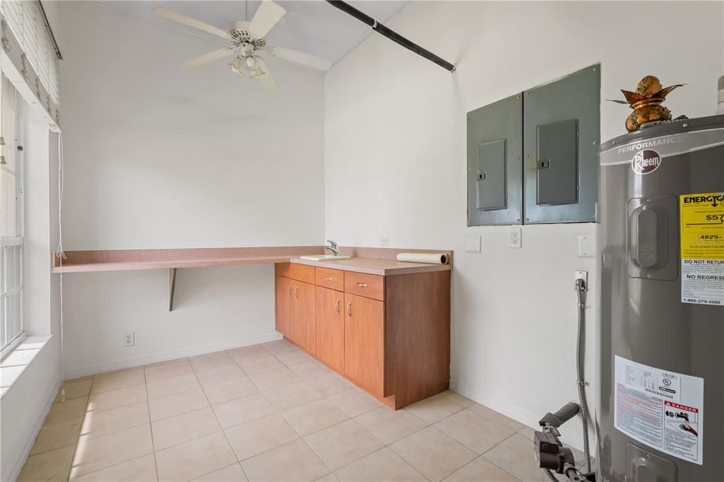 En Venta: $1,255,000 (5 camas, 6 baños, 4176 Pies cuadrados)