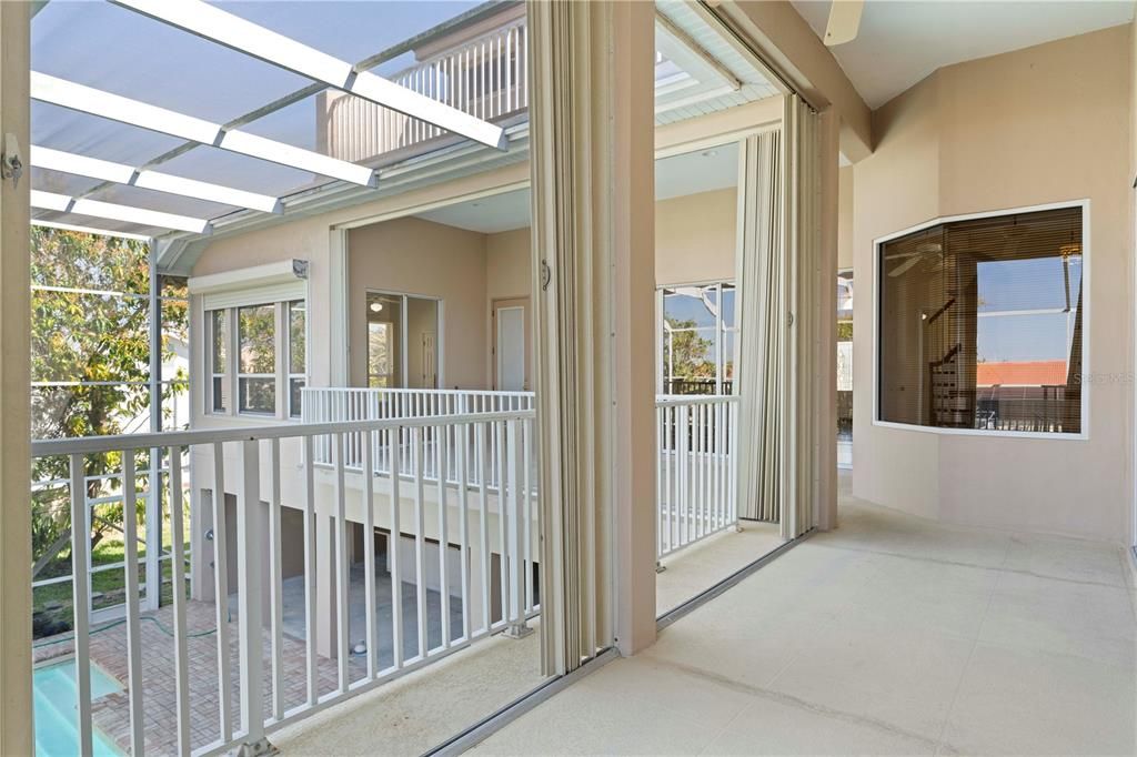 En Venta: $1,255,000 (5 camas, 6 baños, 4176 Pies cuadrados)