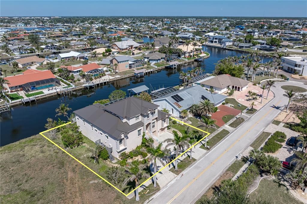 En Venta: $1,255,000 (5 camas, 6 baños, 4176 Pies cuadrados)