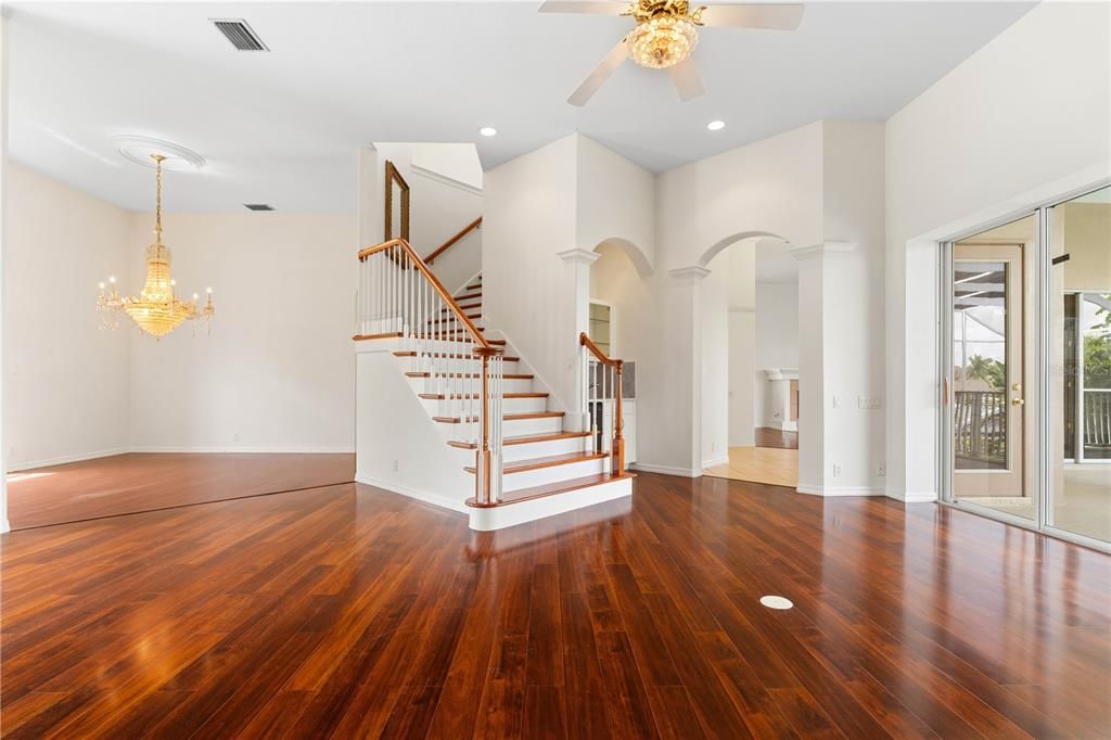 En Venta: $1,255,000 (5 camas, 6 baños, 4176 Pies cuadrados)