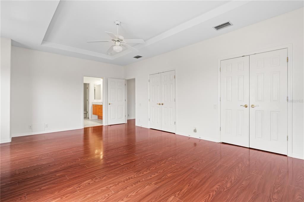 En Venta: $1,255,000 (5 camas, 6 baños, 4176 Pies cuadrados)
