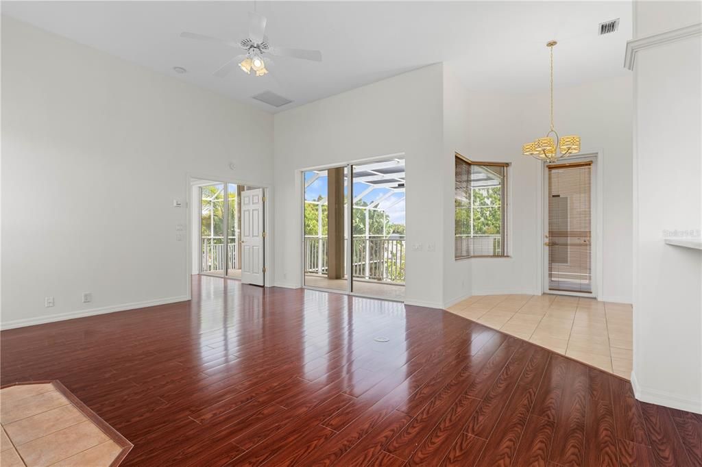 En Venta: $1,255,000 (5 camas, 6 baños, 4176 Pies cuadrados)