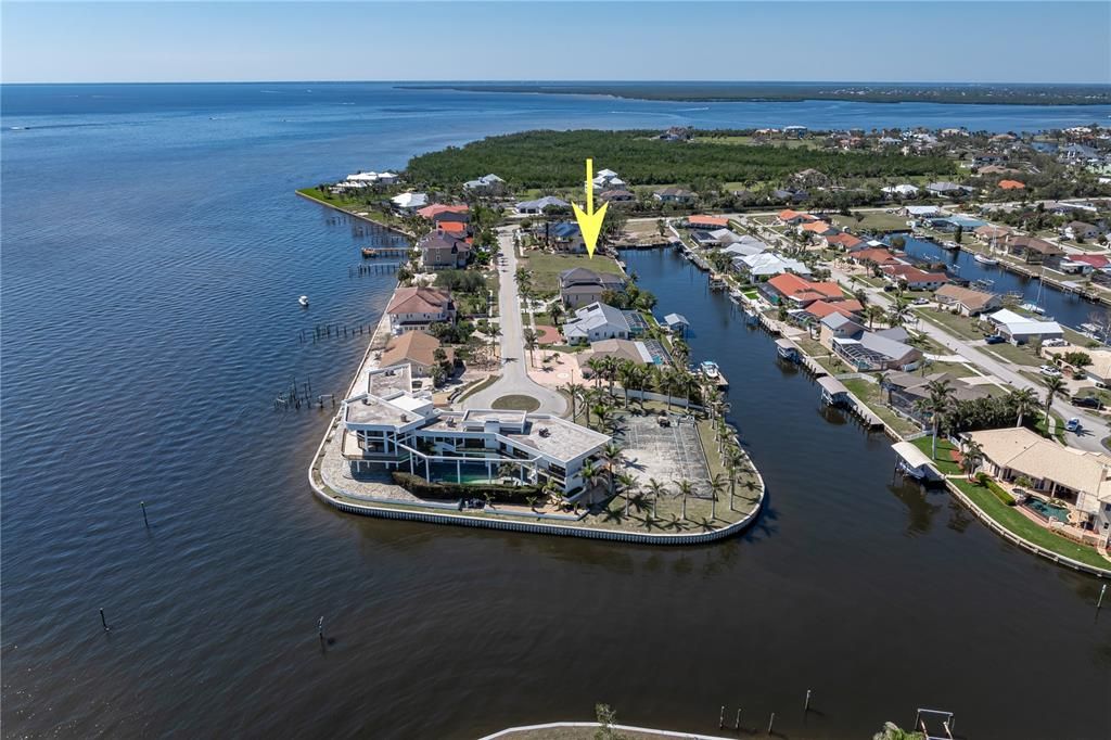 En Venta: $1,255,000 (5 camas, 6 baños, 4176 Pies cuadrados)