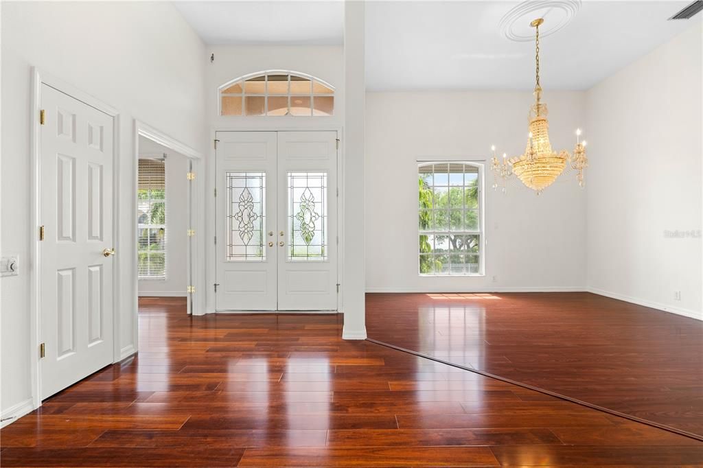 En Venta: $1,255,000 (5 camas, 6 baños, 4176 Pies cuadrados)