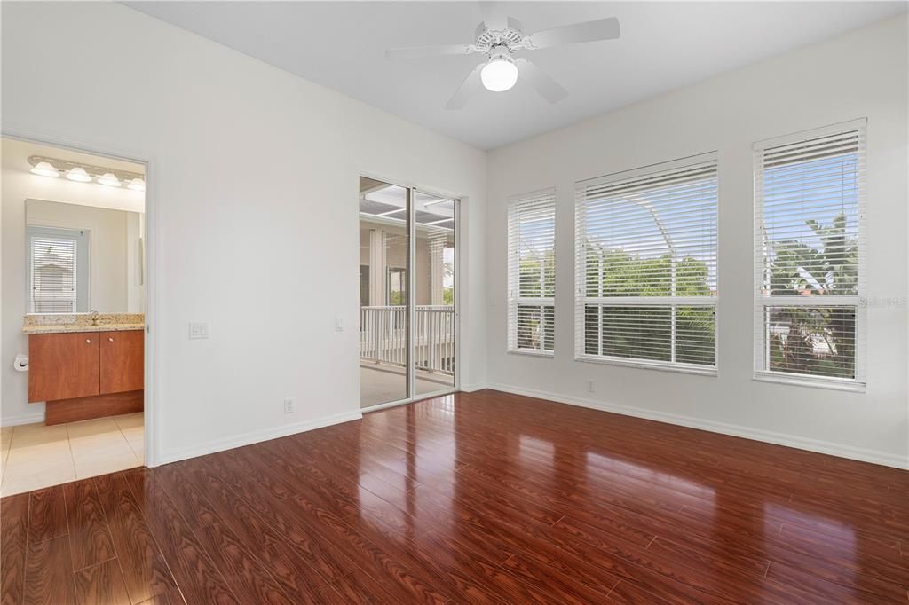 En Venta: $1,255,000 (5 camas, 6 baños, 4176 Pies cuadrados)