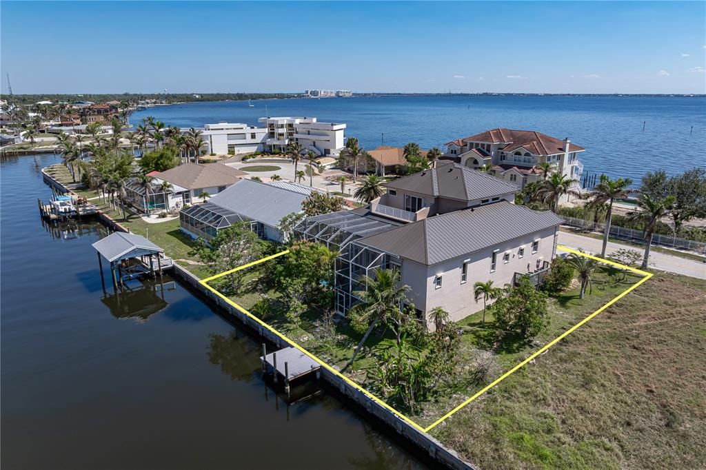 En Venta: $1,255,000 (5 camas, 6 baños, 4176 Pies cuadrados)