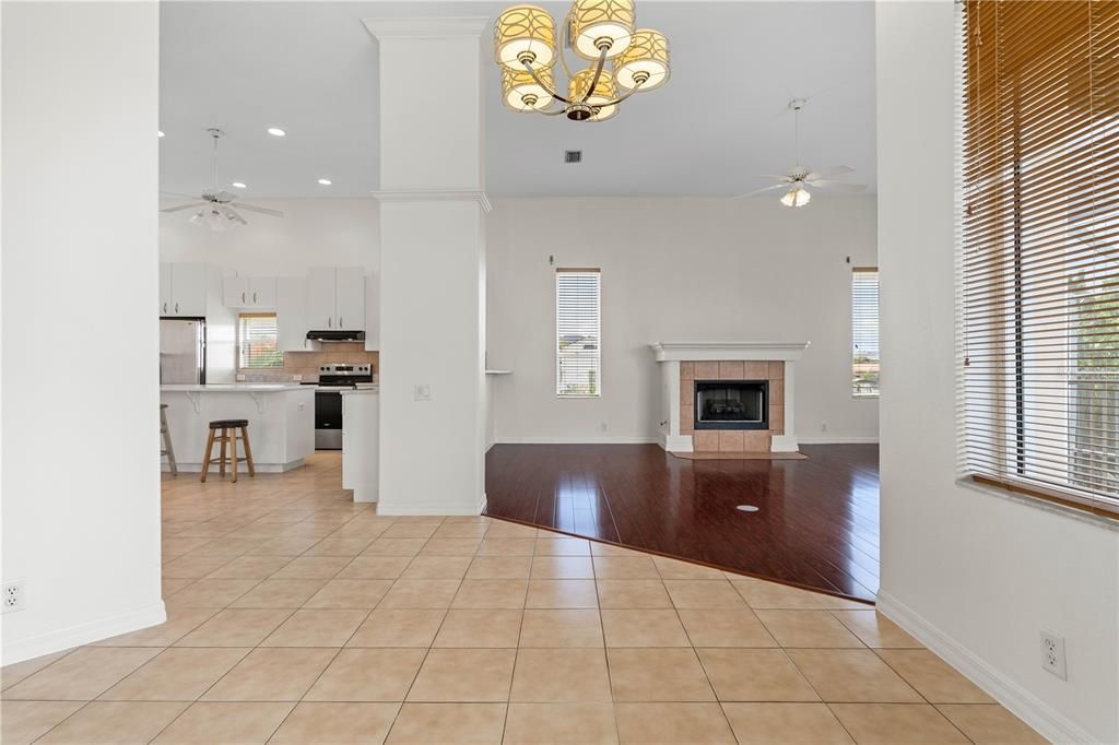 En Venta: $1,255,000 (5 camas, 6 baños, 4176 Pies cuadrados)