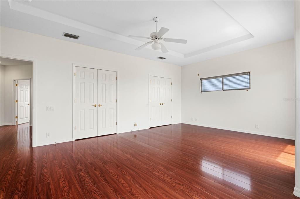 En Venta: $1,255,000 (5 camas, 6 baños, 4176 Pies cuadrados)