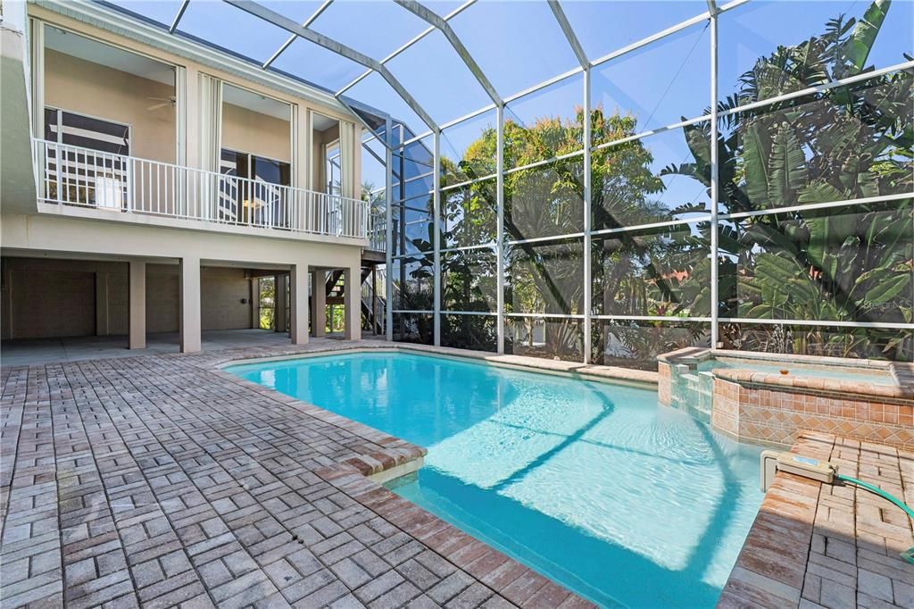 En Venta: $1,255,000 (5 camas, 6 baños, 4176 Pies cuadrados)