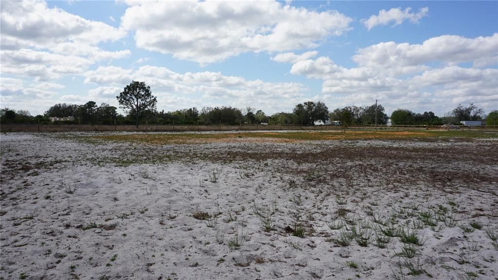 На продажу: $55,000 (1.14 acres)