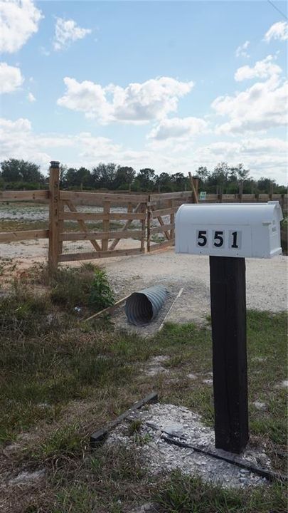 На продажу: $55,000 (1.14 acres)