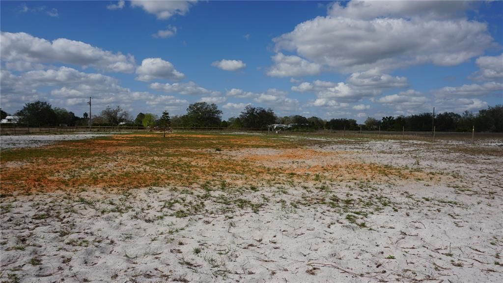 На продажу: $55,000 (1.14 acres)