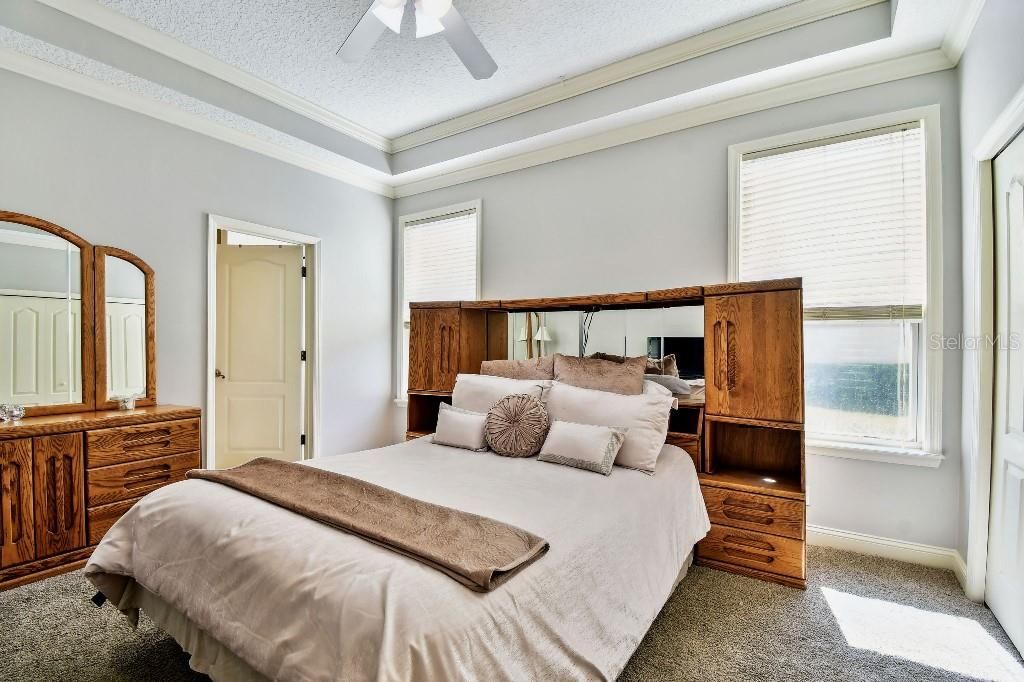 For Sale: $1,749,000 (5 beds, 4 baths, 4582 Square Feet)