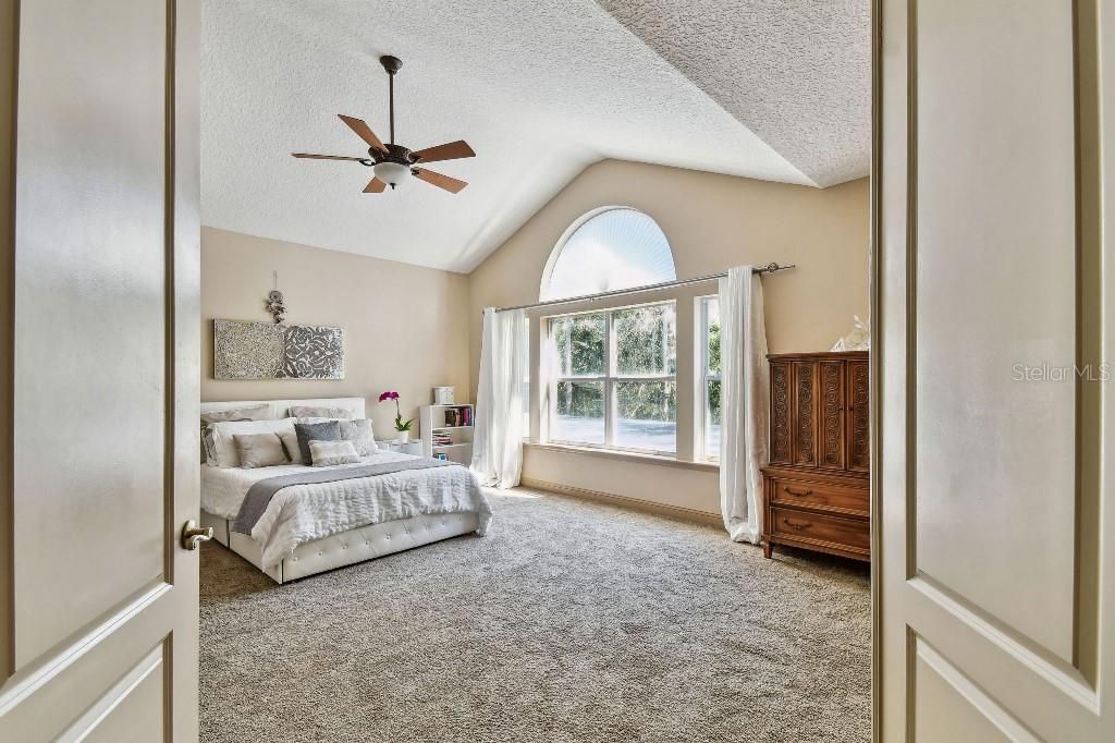 For Sale: $1,749,000 (5 beds, 4 baths, 4582 Square Feet)