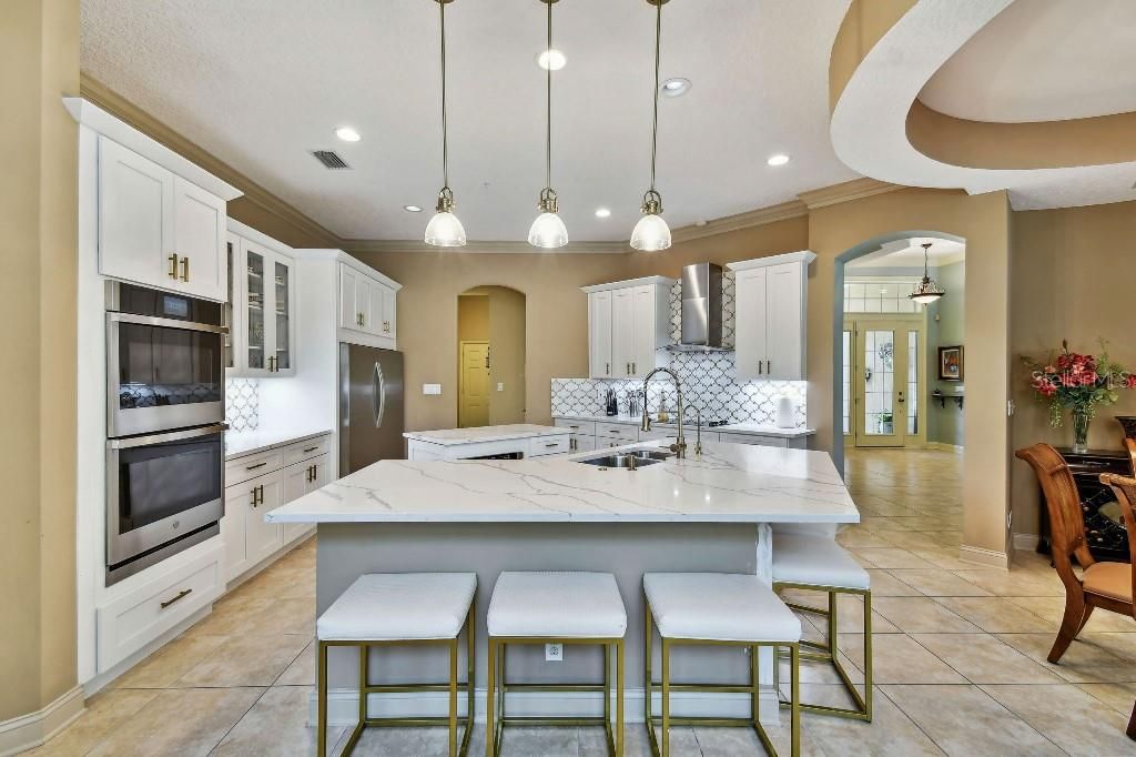 For Sale: $1,749,000 (5 beds, 4 baths, 4582 Square Feet)