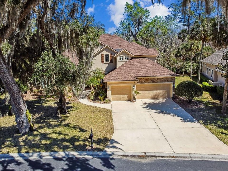 For Sale: $1,749,000 (5 beds, 4 baths, 4582 Square Feet)