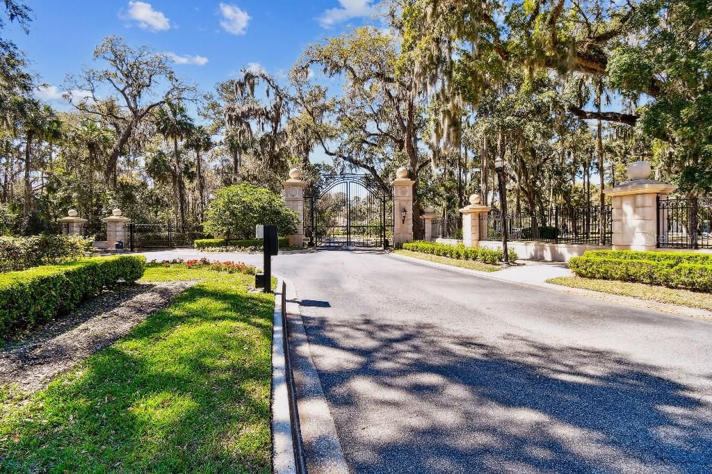 For Sale: $1,749,000 (5 beds, 4 baths, 4582 Square Feet)