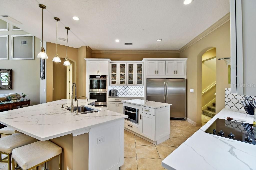 For Sale: $1,749,000 (5 beds, 4 baths, 4582 Square Feet)