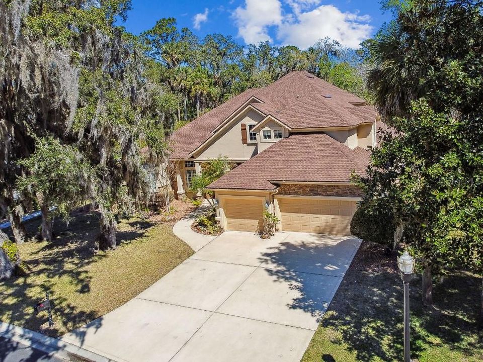 For Sale: $1,749,000 (5 beds, 4 baths, 4582 Square Feet)