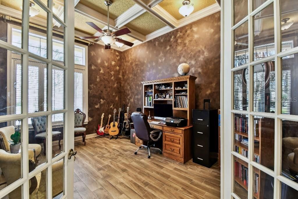 For Sale: $1,749,000 (5 beds, 4 baths, 4582 Square Feet)