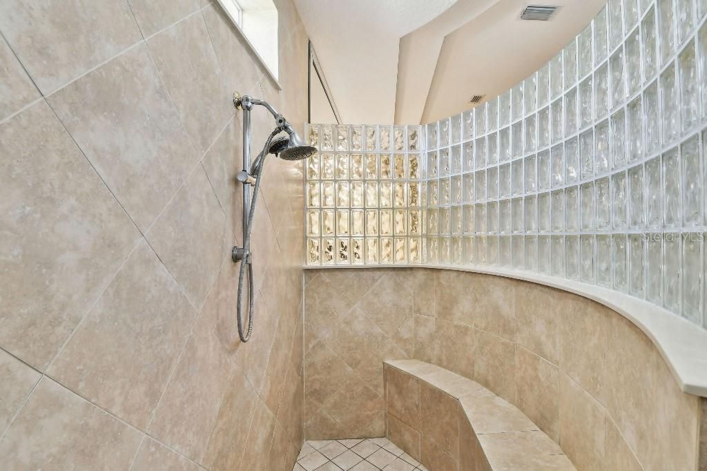 For Sale: $1,749,000 (5 beds, 4 baths, 4582 Square Feet)