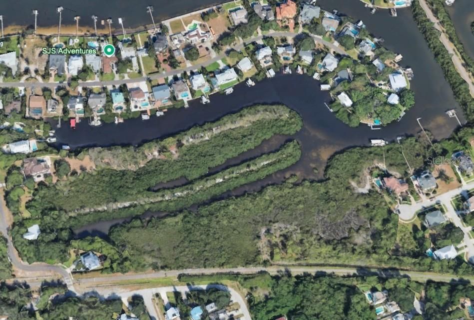 待售: $700,000 (0.71 acres)